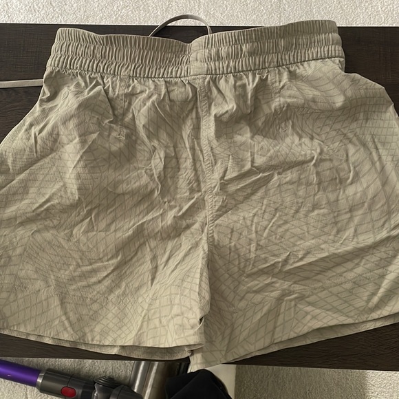 Lightweight Mid Rise Short 3.5 - Picture 4 of 4